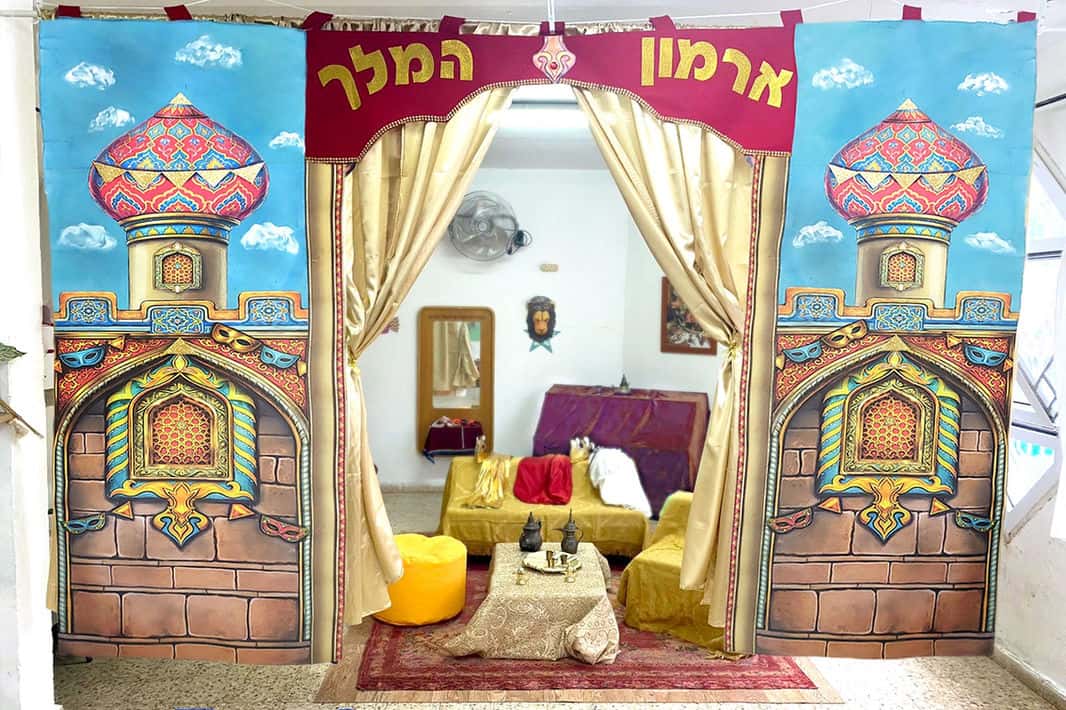 ארמון המלך אדום למסיבת פורים בגן